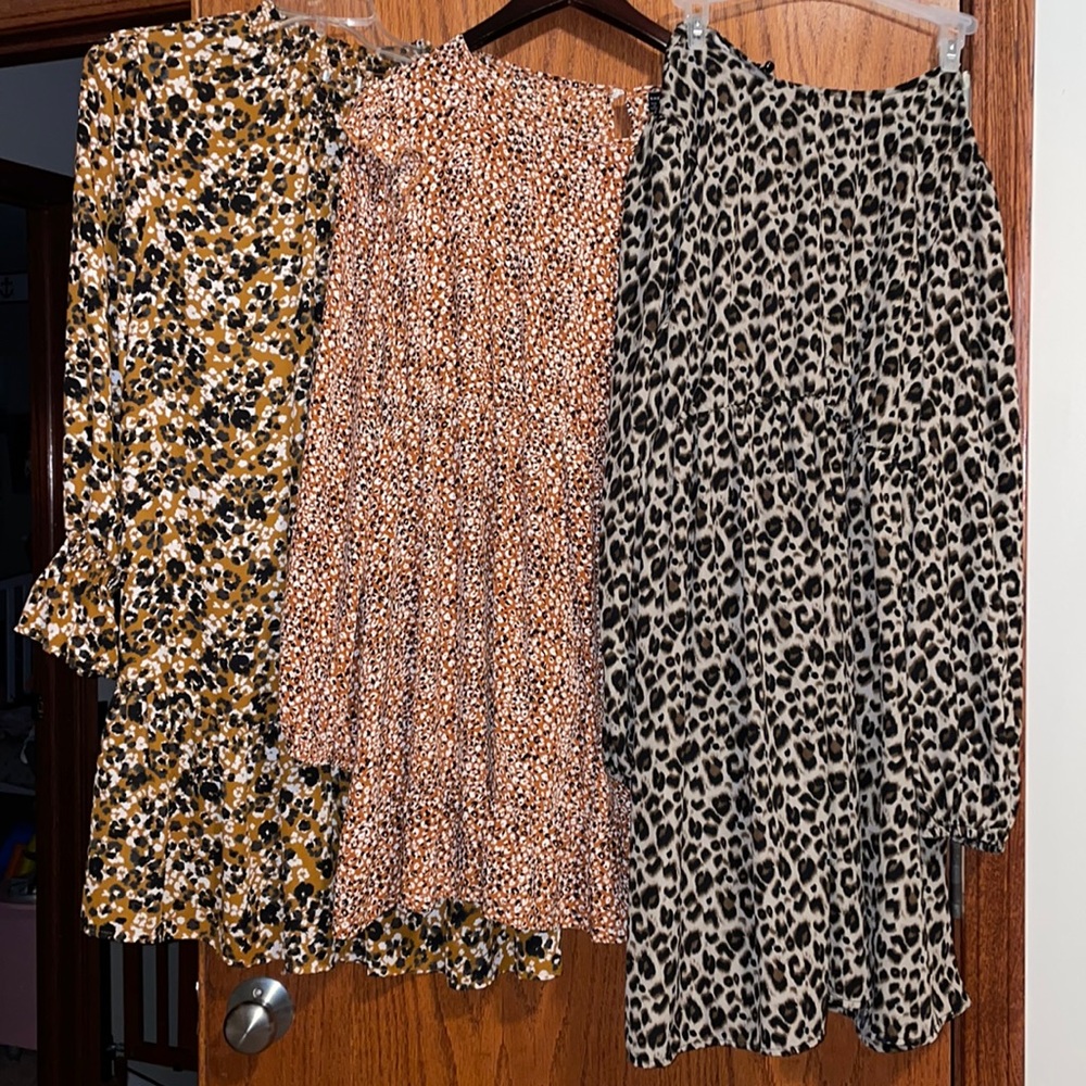 3 SHEIN dresses. XL. Excellent condition. Perfect for fall. 🍃